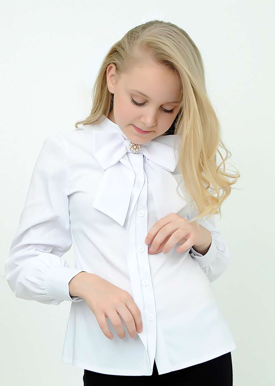 Блуза с бантом  школьная